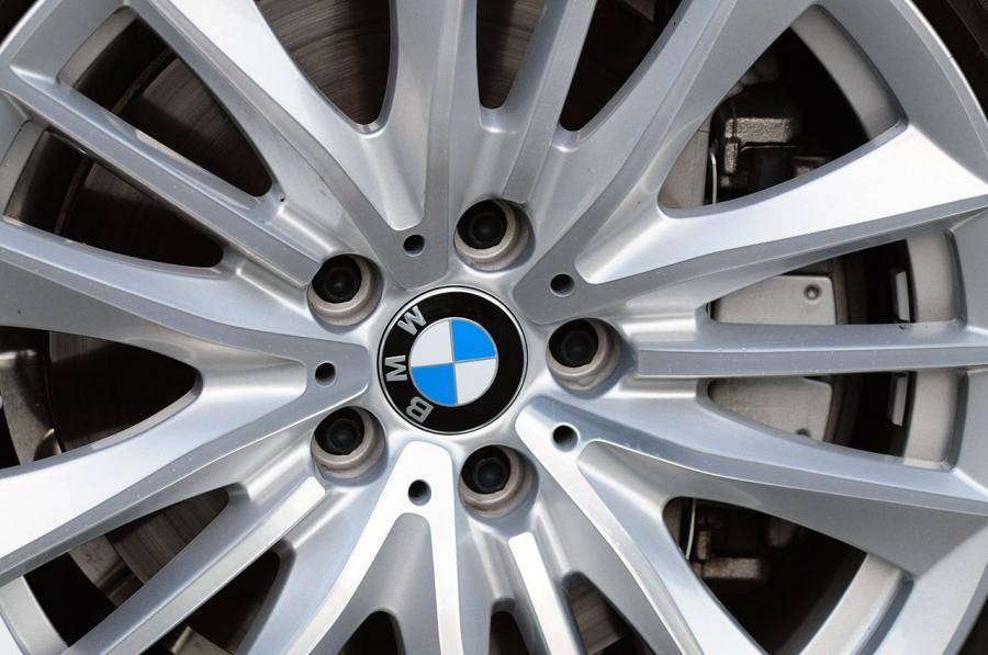  BMW 550i 2011 года  (фото 43 из 51)